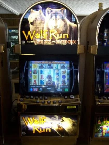 IGT Wolf Run (I+ 044) refurbished slot machine for sale