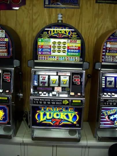IGT S2000 Triple Lucky 7's refurbished slot machine for sale