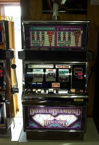 IGT S2000 Double Diamond Deluxe 2 Coin (9-top) refurbished slot machine for sale