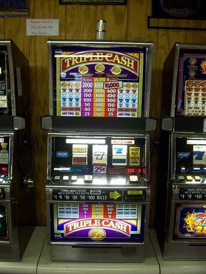 IGT S2000 Triple Cash refurbished slot machine